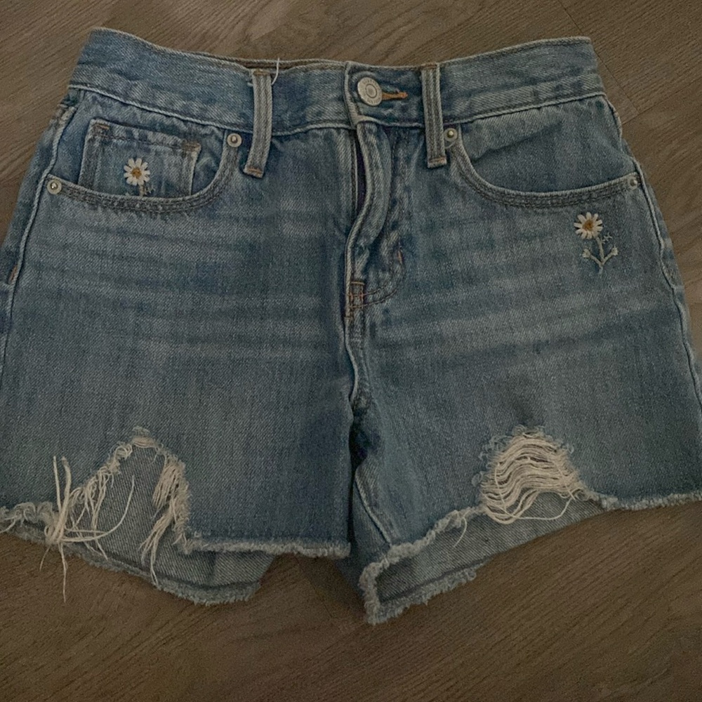 Old Navy denim Daisy shorts girls small